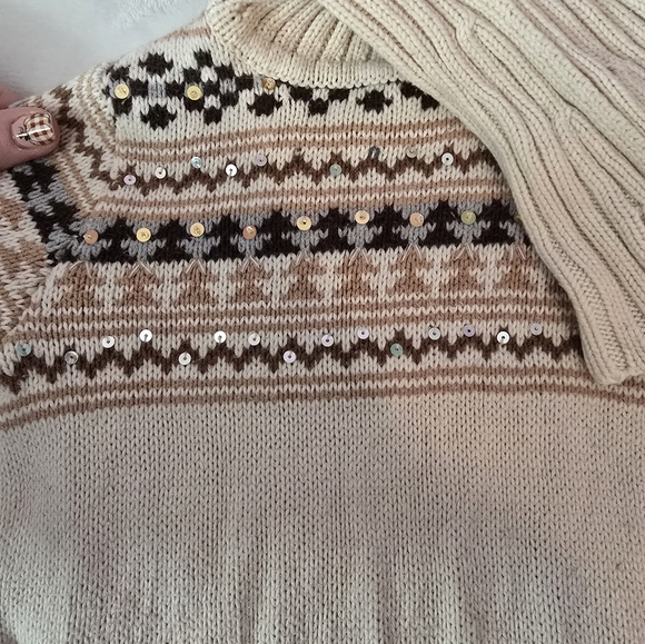 Sweater - Picture 2 of 5